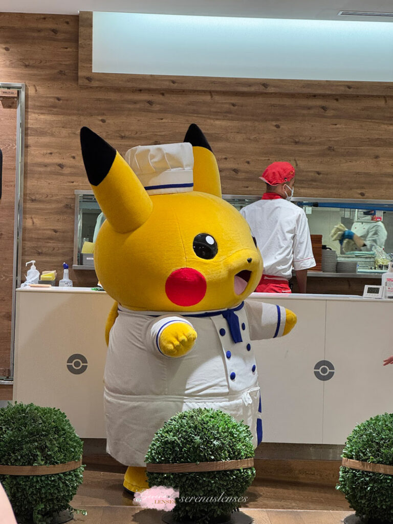 dancing Pikachu at the Pikachu cafe