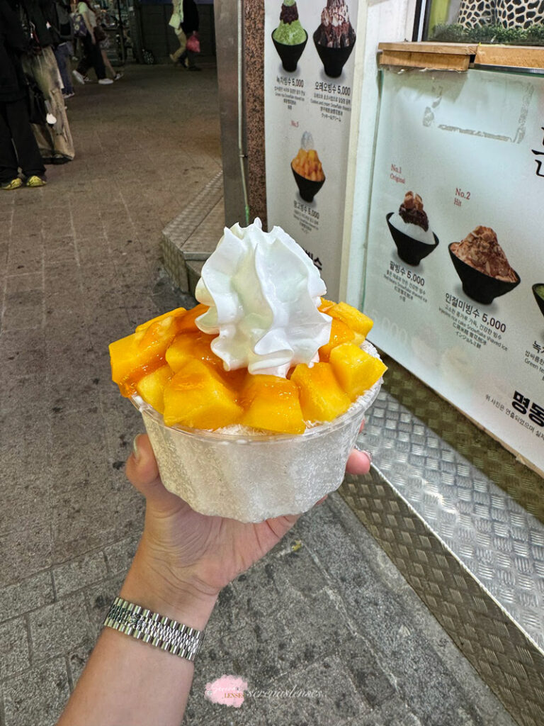 things to eat in Seoul: Myeongdong-mango-shaved-ice