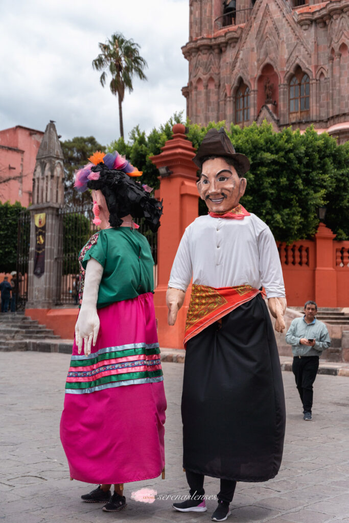 Puppets-in-San.-Miguel-de-Allende-central-square