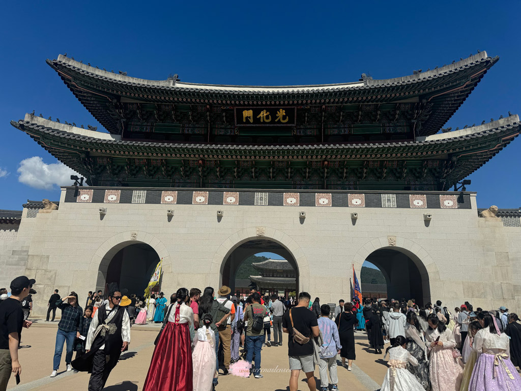 Seoul-Gyeongbokgung-Palace-gate