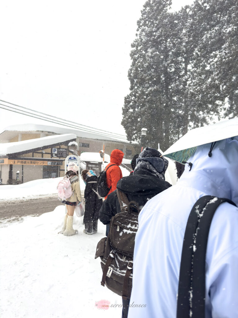 Togakushi-Jinja-in-the-winter-bus-stop